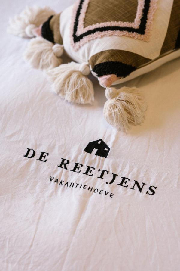 Hoeve De Reetjens - La Porcherie Bilzen Exterior foto